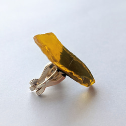 【一旦クローズsale】書家が作るアートなアクセサリー　そして、あざとく…/earcuff/yellow（一点物） 4枚目の画像