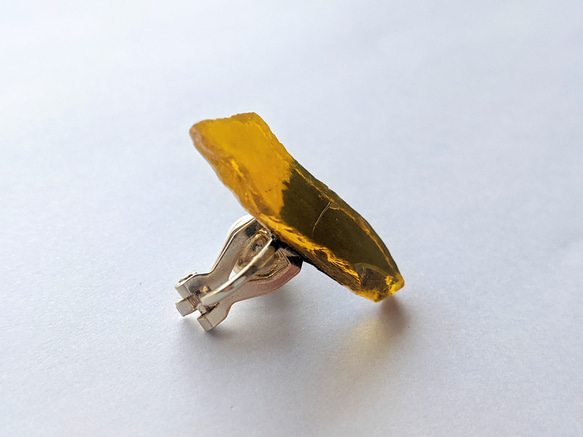 【一旦クローズsale】書家が作るアートなアクセサリー　そして、あざとく…/earcuff/yellow（一点物） 4枚目の画像