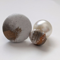 【少しだけ復活sale】書家が作るアートなアクセサリー　惑星シンフォニー/pierced earring 2枚目の画像