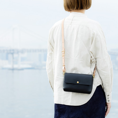 本革のお財布ポシェット＜ブラック＞2WAY WALLET BAG 肩掛け・斜め掛け 