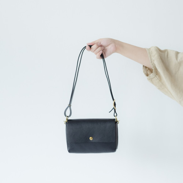 本革のお財布ポシェット＜shibo all black＞2WAY WALLET BAG　スマホ・鍵・お財布ショルダー 9枚目の画像