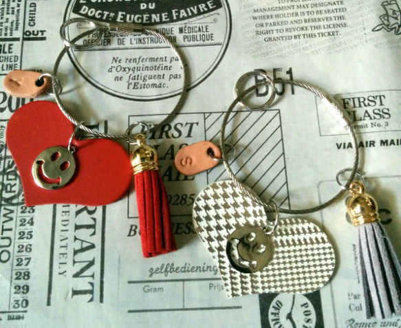 夏の福袋】2個セット☆ニコちゃん&レザーハートチャームのキーリング