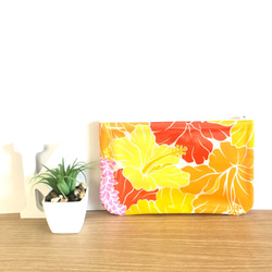 フラットポーチ（ポケット付き）ハワイアン生地でマスクケースやコスメなどマルチに使えるポーチ 2枚目の画像