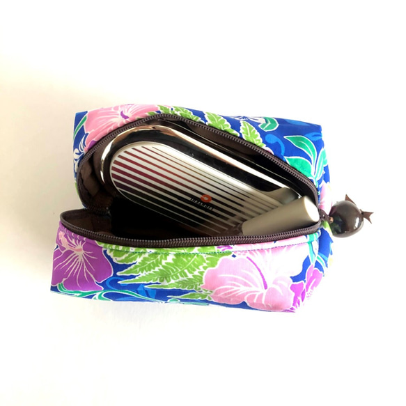 ふわふわポーチ（コスメポーチ）　ハワイアン生地にキルト芯が入ったポーチ　プレゼントに最適 4枚目の画像