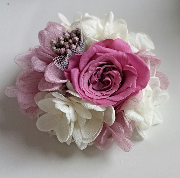 紫陽花とバラのコサージュ/  ローザ 送料無料 1枚目の画像
