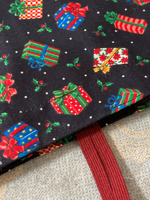 コンビニサイズ　エコバッグ　クリスマス　プレゼント柄　黒 4枚目の画像