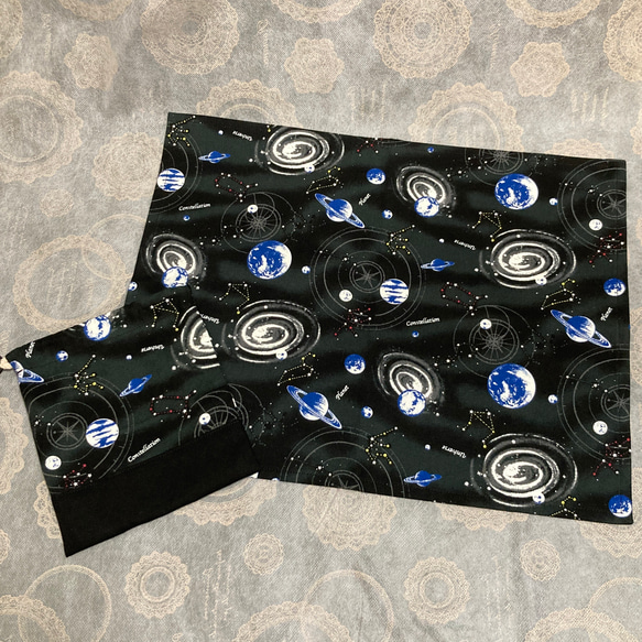 給食袋　二枚仕立て　ランチマット　ナフキン　35✖️45 男の子　宇宙　コスモ　黒　ブラック　ネームテープ付き 4枚目の画像