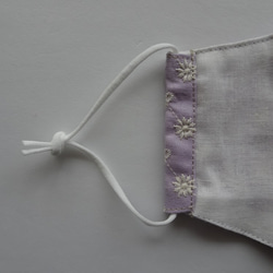 小花柄刺繍生地涼感加工のさわやか夏マスク（モーブパープル） 4枚目の画像