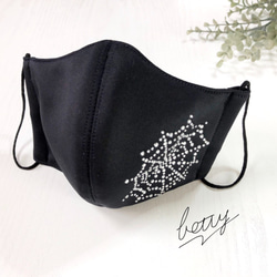 残りわずか☆キラキラスパイダー柄黒マスク　ビジュー/ラインストーン/エレガント　上質ポリエステル 3枚目の画像
