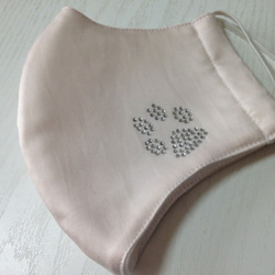 【犬猫足跡】一点限り　洗える立体まごころマスク　ピンク地コットン犬猫ビジュー付き　口紅が付きにくい　愛犬猫家の方に 1枚目の画像