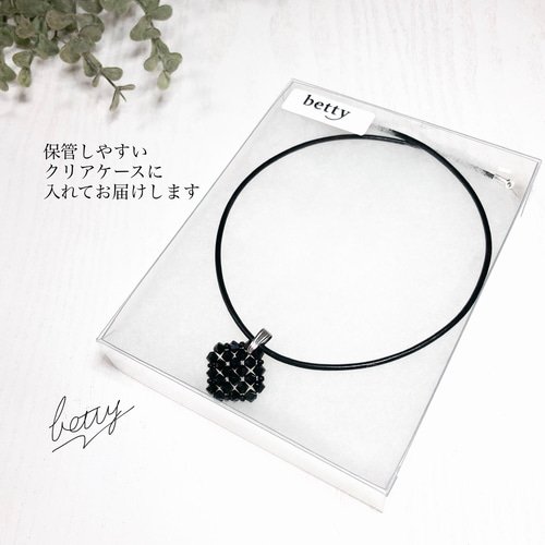 四角いクリスタルチョーカーブラック 本革 ネックレス ビーズ スクエア  