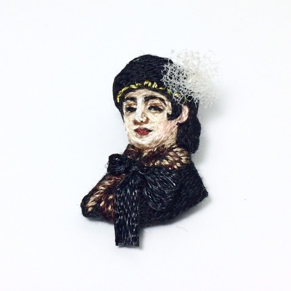 イワン・クラムスコイ「忘れえぬ女」の手刺繍ブローチ 1枚目の画像