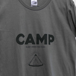 CAMP Tシャツ（S／チャコール） 2枚目の画像