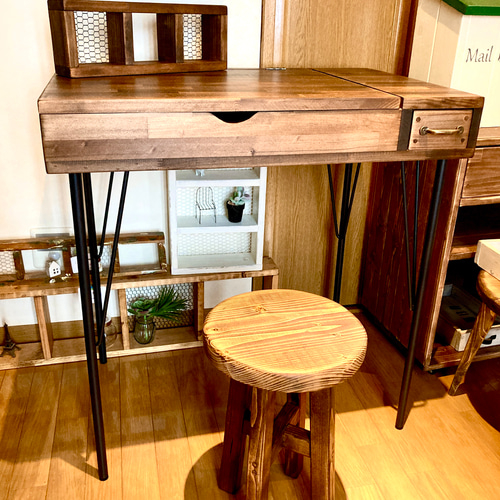 【最新入荷】 ブラウン木製ドレッサー・鏡台・椅子付き（引き取りのみ） さませる ドレッサー・鏡台