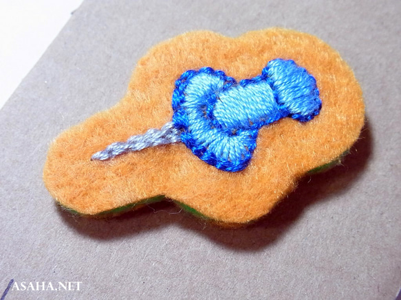 刺繍ブローチ　プッシュピン 1枚目の画像