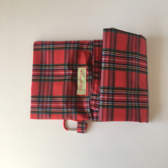 大人気！再々販です☺︎素敵定番エコバッグ　ポケット付き　黒無地✴︎撥水ナイロン地コンパクト収納カラビナ付✴︎ 7枚目の画像