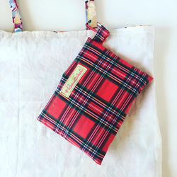 大人気！再々販です☺︎素敵定番エコバッグ　ポケット付き　黒無地✴︎撥水ナイロン地コンパクト収納カラビナ付✴︎ 9枚目の画像