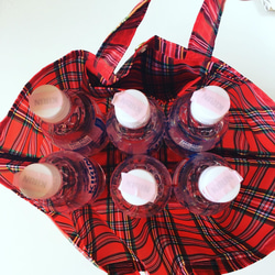 大人気！再再々販可愛いエコバッグ　ミニトート　撥水地　タータンチェック赤ロイヤルステュワート　コンパクト　収納カラビナ付 3枚目の画像