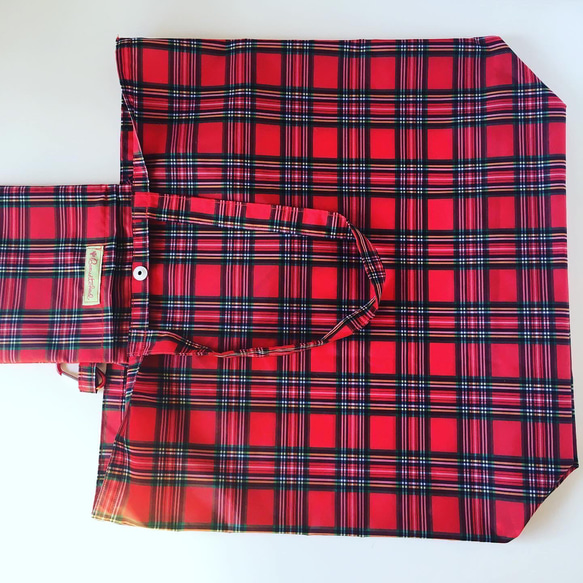 大人気！再再々販可愛いエコバッグ　ミニトート　撥水地　タータンチェック赤ロイヤルステュワート　コンパクト　収納カラビナ付 4枚目の画像