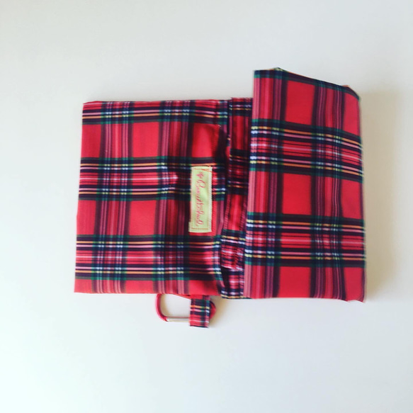 大人気！再再々販可愛いエコバッグ　ミニトート　撥水地　タータンチェック赤ロイヤルステュワート　コンパクト　収納カラビナ付 7枚目の画像