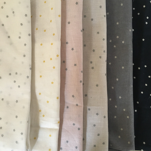 ✴︎新柄追加しました☺︎可愛いリバティ ハーフハンカチ 8枚重ね  