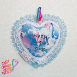 【Happy Valentine’s Day】ユニコーン×刺繍ロゴのスペシャルウォールデコ（white/blue） 1枚目の画像