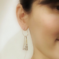 《Isosceles triangle fooppierce or earring 》〜二等辺三角形とカーブ 2枚目の画像