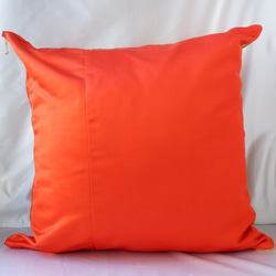 KIMONOクッションカバー大　オレンジ　菊　百花　シルクの美しい光沢　着物リメイク　帯　アップサイクル 3枚目の画像