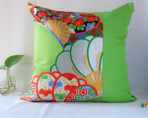 2451豪華刺繍の袋帯リメイク　正絹長クッションカバー　お正月　プレゼント 2451豪華刺繍の袋帯リメイク 正絹長クッションカバー お正月