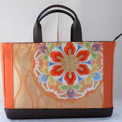 帯リメイクバッグ 本金箔 金の花と花菱亀甲 綿入りスクエアバッグ 持ち