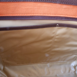 着物トートバッグ　本革　ベージュ　唐花　立涌　シルクの美しい光沢　着物リメイク　帯　アップサイクル　リメイク 6枚目の画像