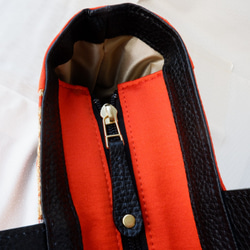 着物トートバッグ　本革　オレンジ　唐花　立涌　シルクの美しい光沢　着物リメイク　帯　アップサイクル　リメイク 7枚目の画像