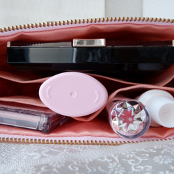 KIMONOポーチ　ピンク　オナガドリ　ポケット2カ所　シルクの美しい光沢　着物リメイク　帯　アップサイクル 7枚目の画像