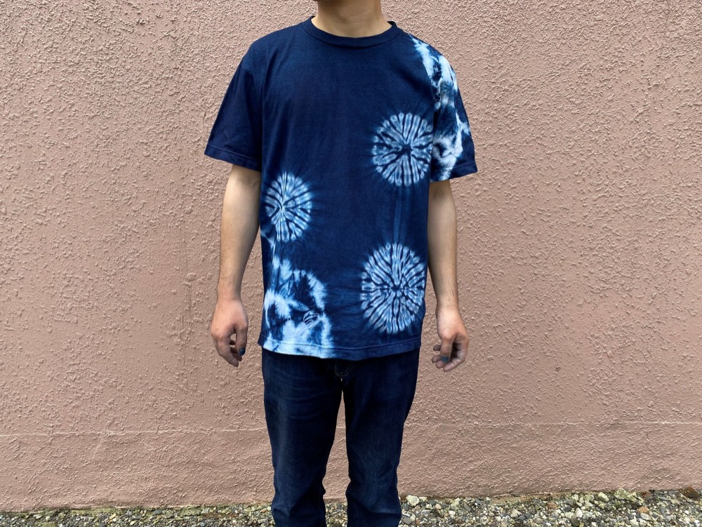 オールシーズンに活躍！藍染めTシャツ唐松絞りに雲 Mサイズ 男女兼用 ...