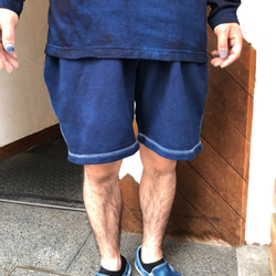 日頃の感謝を込めてお得なお値段で！！藍染めスウェットハーフパンツ  濃淡染め技法　男女兼用 2枚目の画像