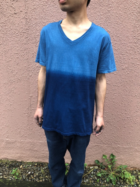 オールシーズンに活躍！藍染めツートンカラーVネックTシャツ Lサイズ 浅葱色＆渋藍　男女兼用『一点物』 2枚目の画像