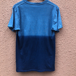 オールシーズンに活躍！藍染めツートンカラーVネックTシャツ Lサイズ 浅葱色＆渋藍　男女兼用『一点物』 5枚目の画像