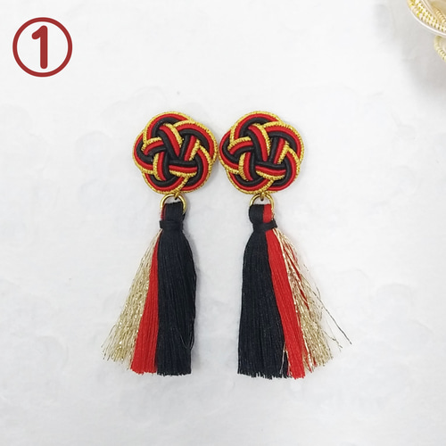 和風 赤黒金 水引のお花とタッセルのピアス·イヤリング 和 ピアス