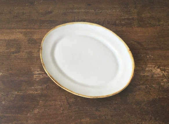 白楕円皿（金ふち） 中皿 やきもの立（りゅう） 通販 11026398｜Creema