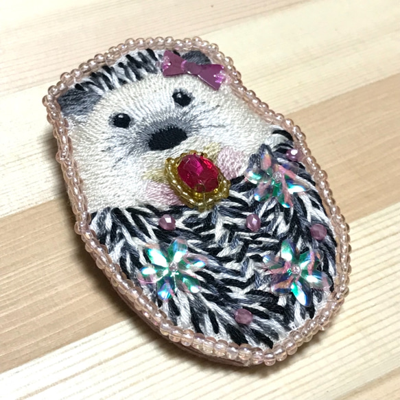 こり様 専用 紫陽花 ハリネズミ ビーズ 刺繍 ブローチ ハンドメイド こり様 専用 紫陽花 ハリネズミ ビーズ 刺繍 ブローチ ハンドメイド