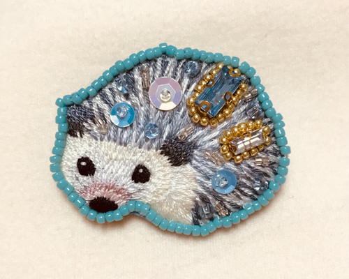 こり 紫陽花 ハリネズミ ビーズ 刺繍 ブローチ ハンドメイド こり 紫陽花 ハリネズミ ビーズ 刺繍 ブローチ ハンドメイド