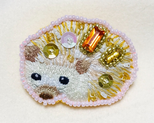 キラキラハリネズミのビーズ刺繍ブローチ（023） ブローチ