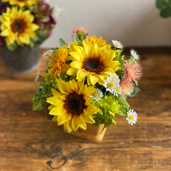 ひまわりのナチュラルフラワーアレンジメント〜 カモミール・ハーブ