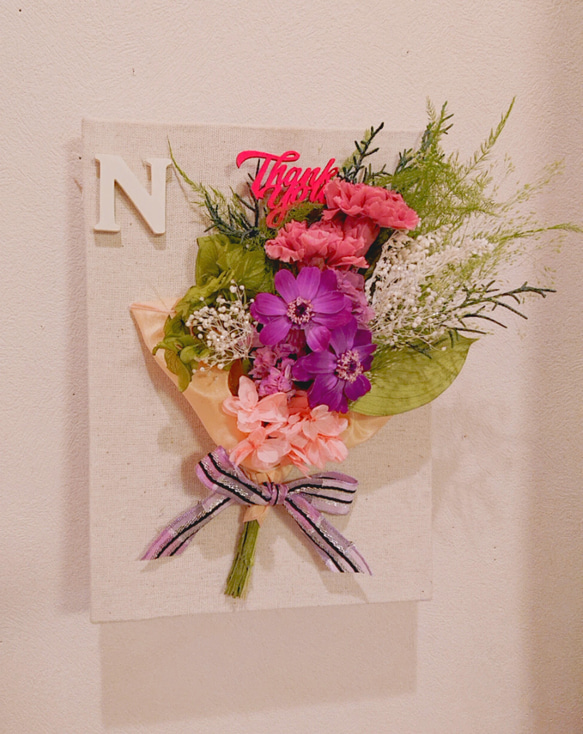 【あと1点】カーネーションの花束フラワーボード♪お母さまのイニシャル付！母の日フラワーギフト・スワッグ・ブーケ 6枚目の画像