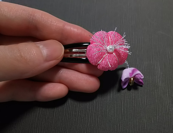 ちりめん細工✿梅花の髪留め　ピンク 4枚目の画像