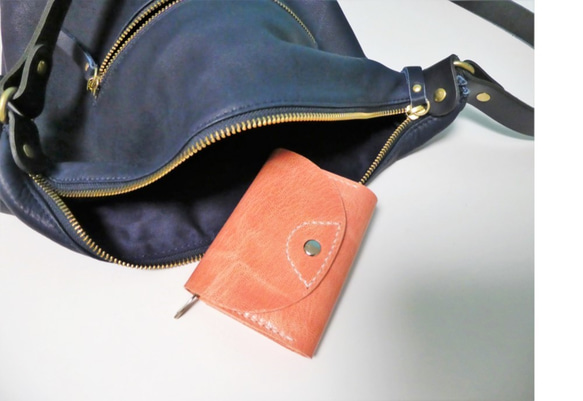 salmon pink × GOAT wallet【size二つ折り】 1枚目の画像
