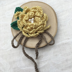 バラの手編みブローチ 3枚目の画像