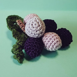 ブドウの手編みブローチ purple 3枚目の画像