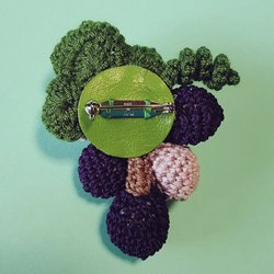 ブドウの手編みブローチ purple 5枚目の画像