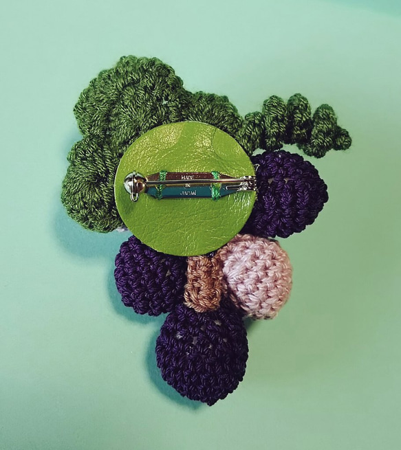 ブドウの手編みブローチ purple 5枚目の画像